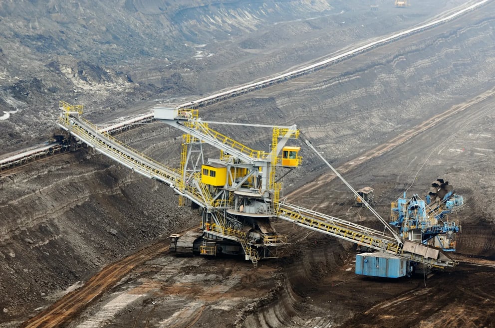 https://8730707.fs1.hubspotusercontent-na1.net/hubfs/8730707/Autonomous%20Mining%20Equipment%20for%20Safer%2c%20Smarter%20Mining.webp